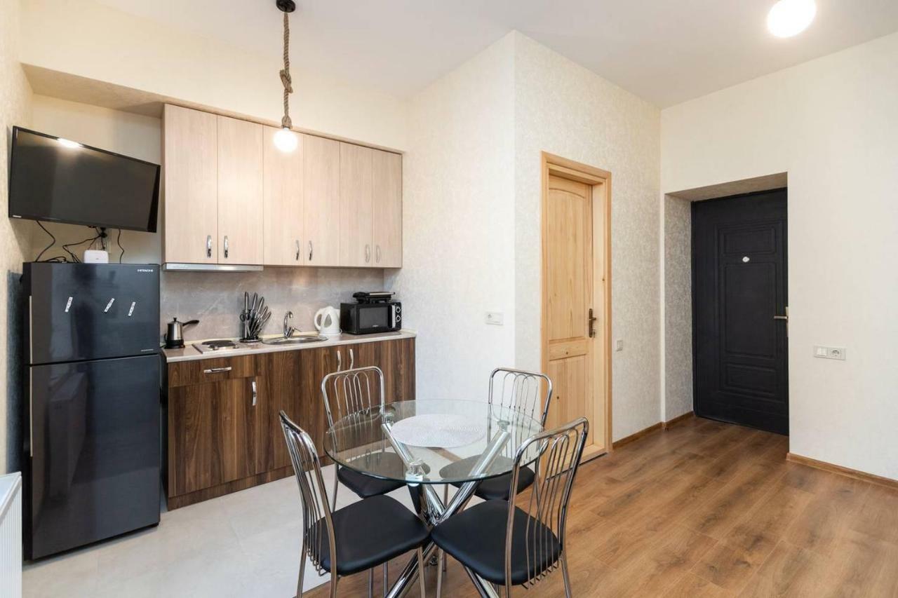 Wehost Stylish Apartment In Old Tbilisi Esterno foto